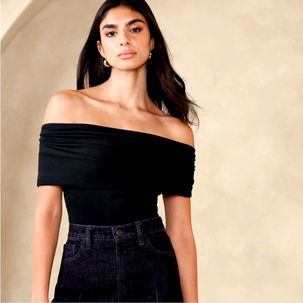 Banana Republic off shoulder top